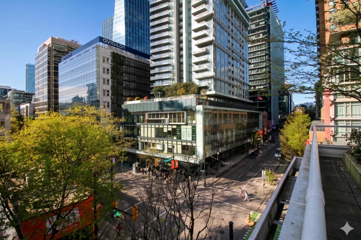 Exterior Rear Photo of 402 480 Robson Street, Vancouver, BC