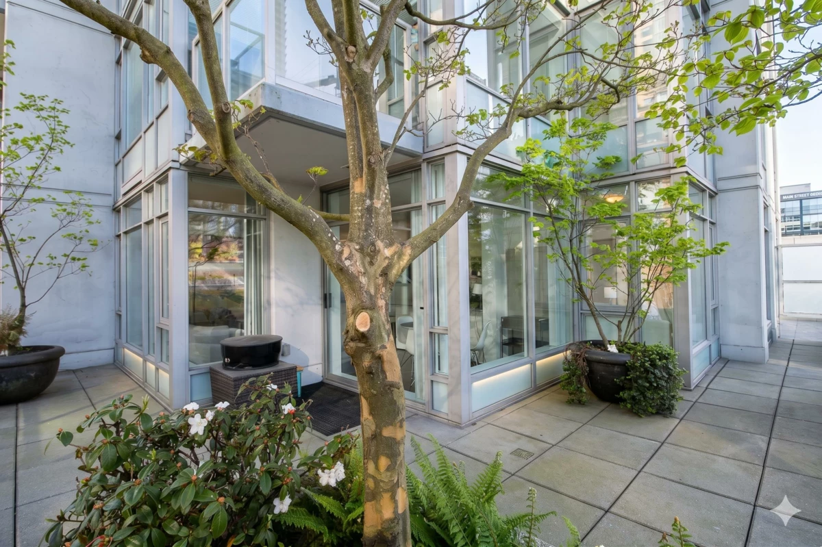 Living Room Photo of 402 480 Robson Street, Vancouver, BC