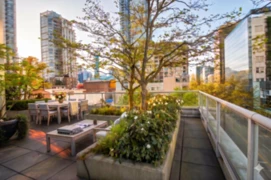 402 480 Robson Street, Vancouver, BC