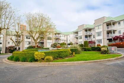 Garden / Landscaping Photo of 306 9763 140 Street, Surrey, BC