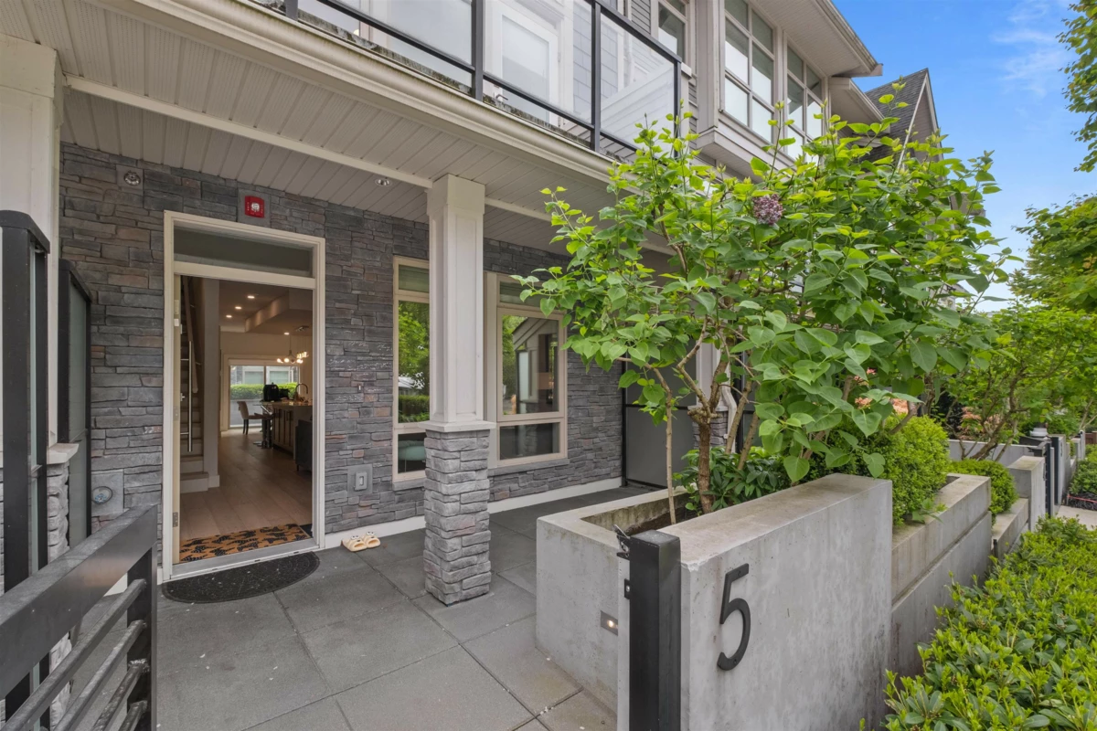 Exterior Rear Photo of 5 115 W Queens Road, North Vancouver, BC