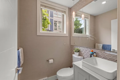 Primary Bathroom Photo of 5 115 W Queens Road, North Vancouver, BC