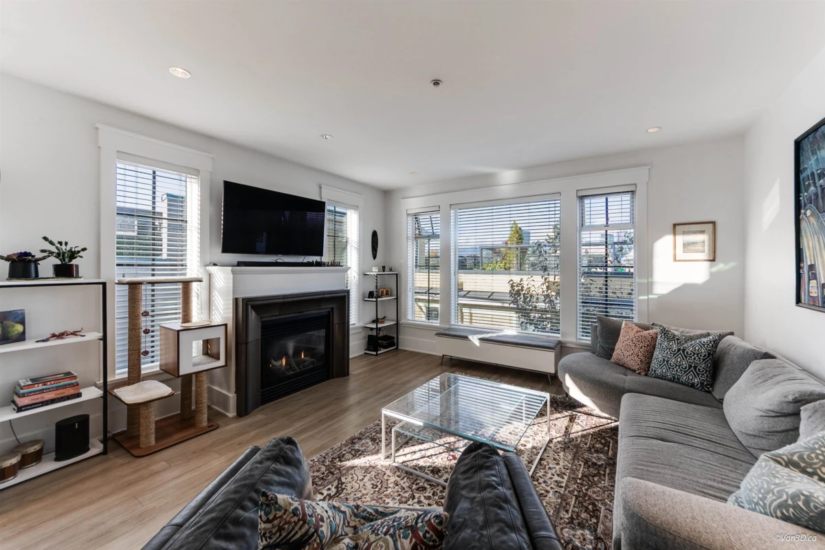 Family Room Photo of 1017 W 8th Avenue, Vancouver, BC