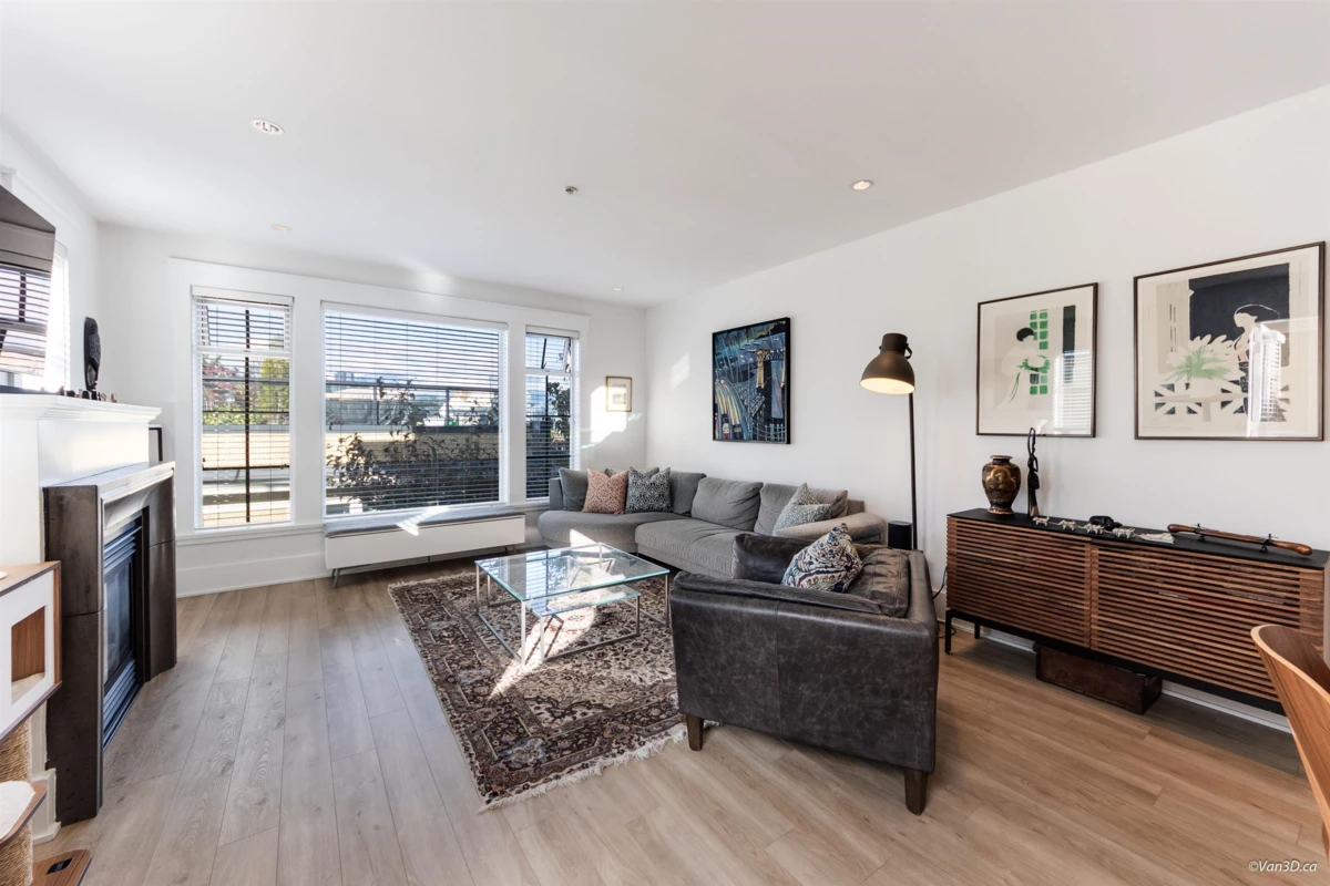 Living Room Photo of 1017 W 8th Avenue, Vancouver, BC