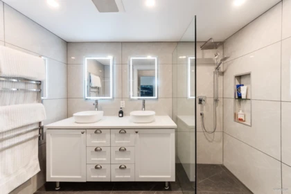 Walk-In Closet Photo of 1017 W 8th Avenue, Vancouver, BC
