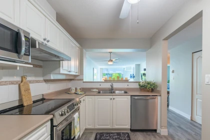 Breakfast Nook Photo of 404 12148 224 Street, Maple Ridge, BC