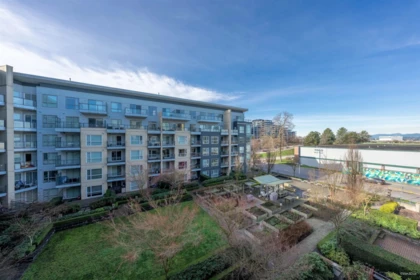 Swimming Pool Photo of 503 5311 Cedarbridge Way, Richmond, BC