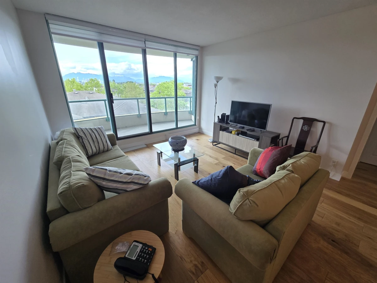 Family Room Photo of 703 8871 Lansdowne Road, Richmond, BC