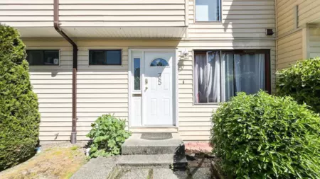 35 9348 128 Street, Surrey, BC, Surrey — Townhouse for sale