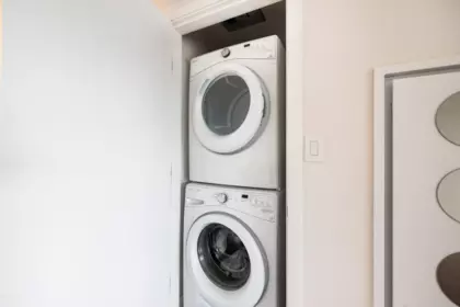 Walk-In Closet Photo of 2105 125 E 14th Street, North Vancouver, BC