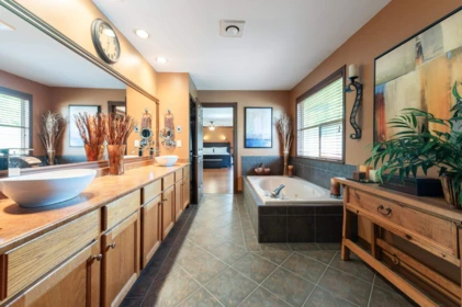 Entry Foyer Photo of 8588 141 Street, Surrey, BC
