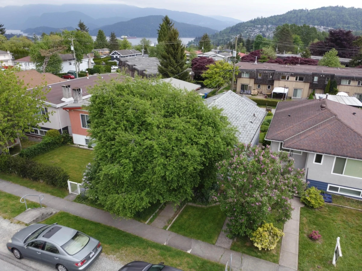 Family Room Photo of 36 Warwick Avenue, Burnaby, BC