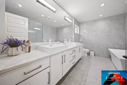 Hallway Photo of 9151 Glendower Drive, Richmond, BC