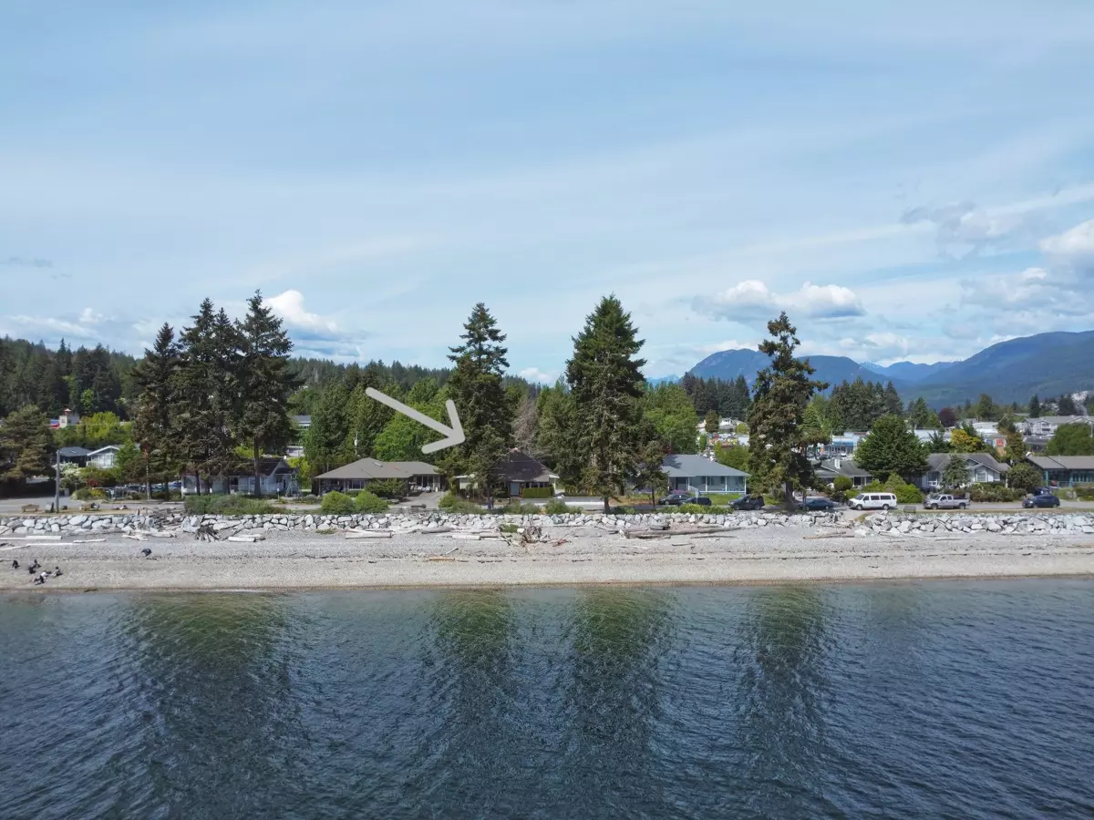 Family Room Photo of 5760 Boulevard Street, Sechelt, BC