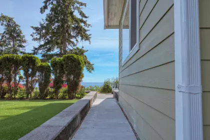 Guest Bathroom Photo of 5760 Boulevard Street, Sechelt, BC