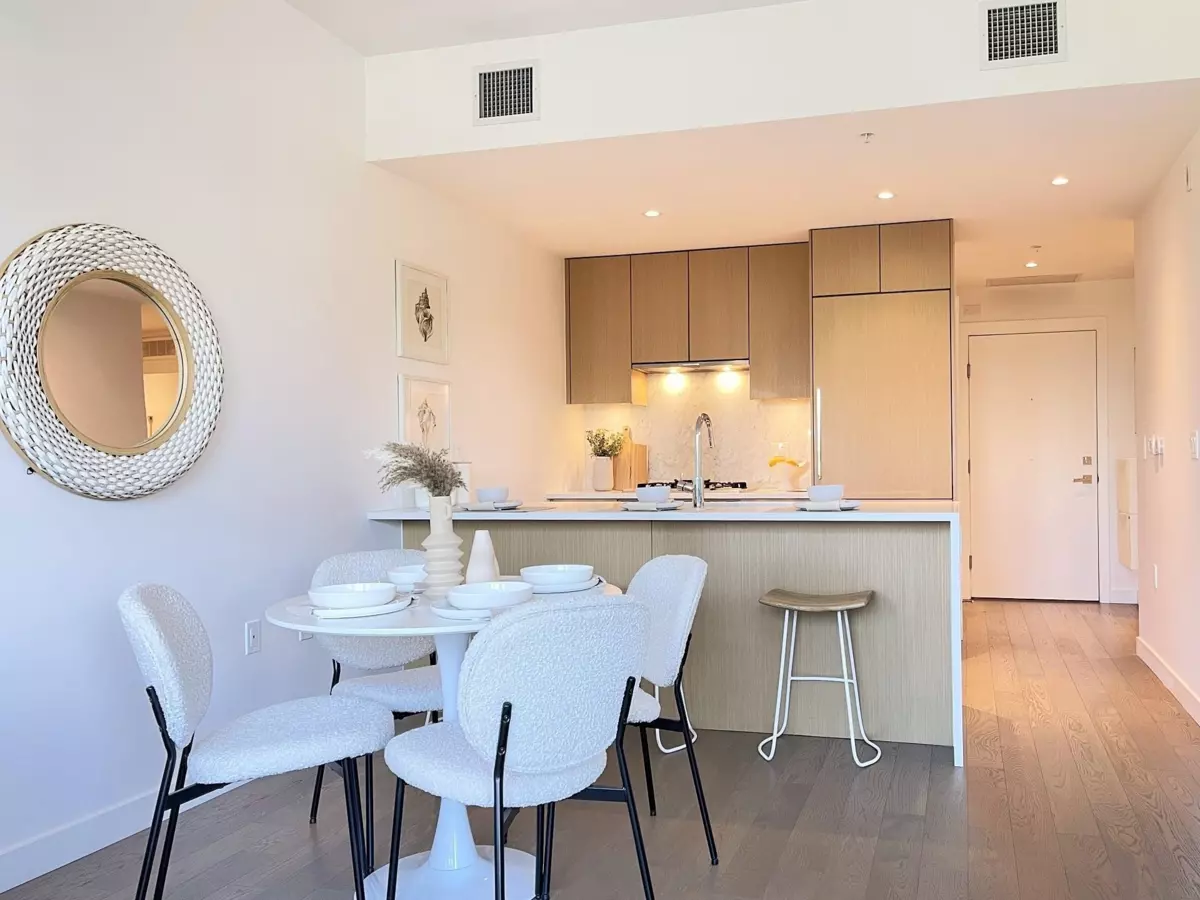 Dining Area Photo of 302 5383 Cambie Street, Vancouver, BC
