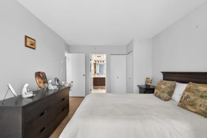 Bedroom 2 Photo of 1005 811 Helmcken Street, Vancouver, BC