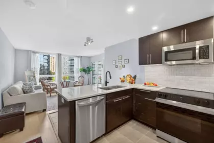 1005 811 Helmcken Street, Vancouver, BC, Vancouver — Apartment/Condo for sale