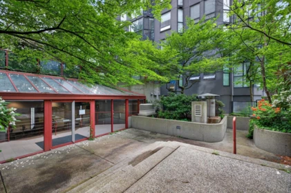 Garage Interior Photo of 1005 811 Helmcken Street, Vancouver, BC