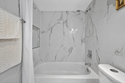 Laundry Room Photo of 1005 811 Helmcken Street, Vancouver, BC