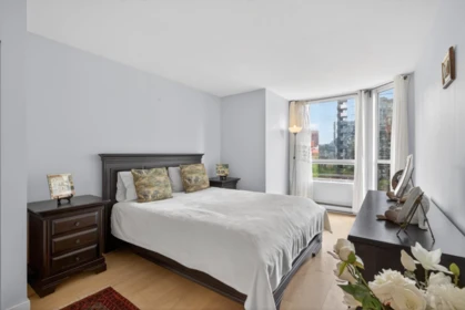 Primary Bedroom Photo of 1005 811 Helmcken Street, Vancouver, BC