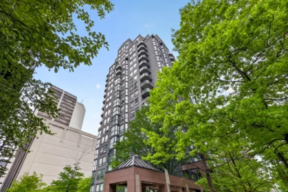 Swimming Pool Photo of 1005 811 Helmcken Street, Vancouver, BC