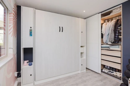 Walk-In Closet Photo of 1 622 Farnham Road, Gibsons, BC