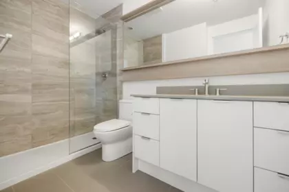 Guest Bathroom Photo of 416-417 2493 Montrose Avenue, Abbotsford, BC