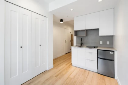 Laundry Room Photo of 416-417 2493 Montrose Avenue, Abbotsford, BC
