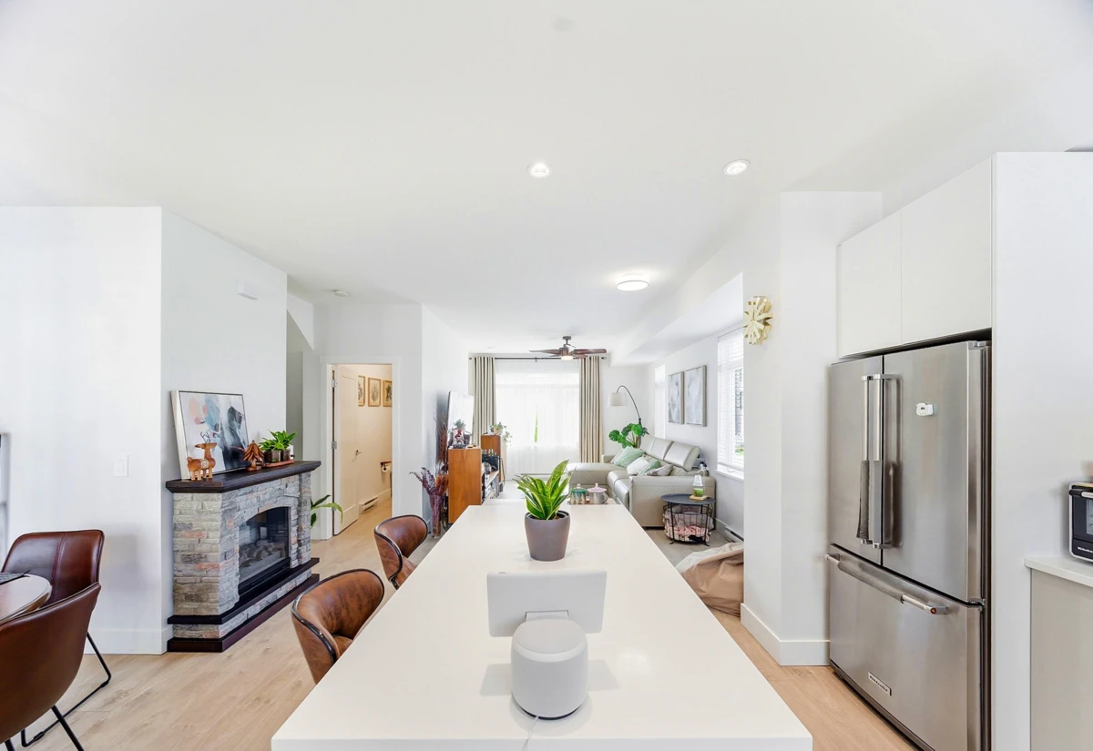 Dining Area Photo of 8 2070 Oak Meadows Drive, Surrey, BC