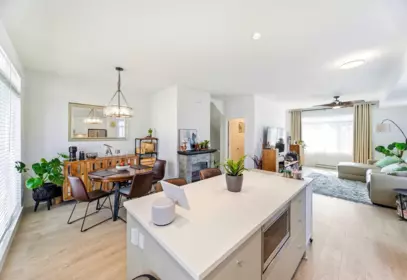 8 2070 Oak Meadows Drive, Surrey, BC, Surrey — Townhouse for sale