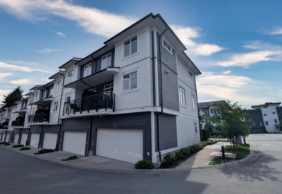 Hot Tub / Spa Photo of 8 2070 Oak Meadows Drive, Surrey, BC