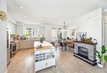 Kitchen Photo of 8 2070 Oak Meadows Drive, Surrey, BC