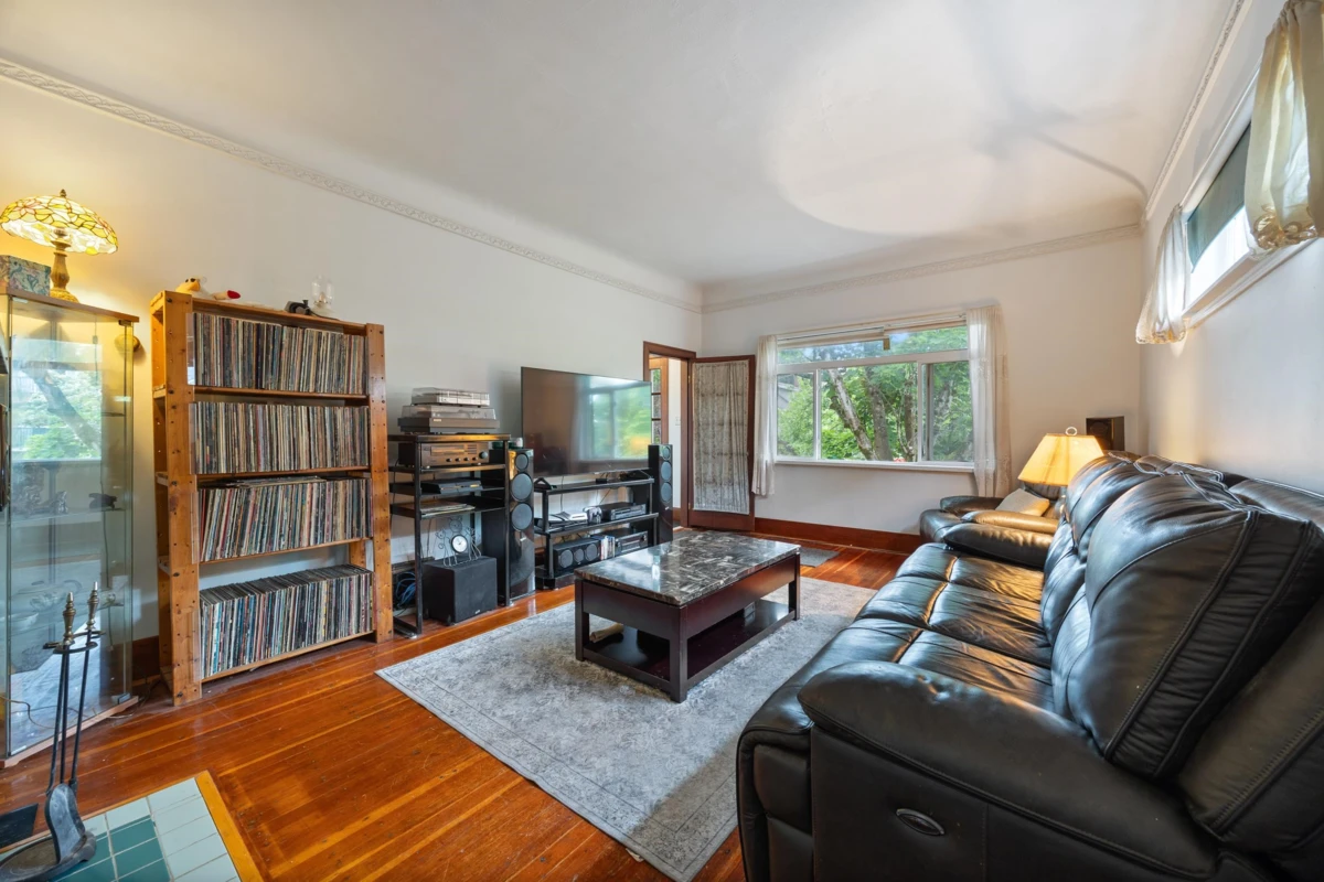 Family Room Photo of 1105 Hamilton Street, New Westminster, BC