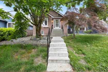 Staircase Photo of 1105 Hamilton Street, New Westminster, BC