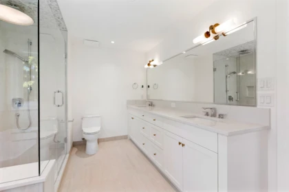 Basement Recreation Room Photo of 12641 15 Avenue, Surrey, BC