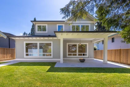 Front Yard Photo of 12641 15 Avenue, Surrey, BC