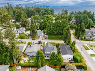 Garden / Landscaping Photo of 12641 15 Avenue, Surrey, BC