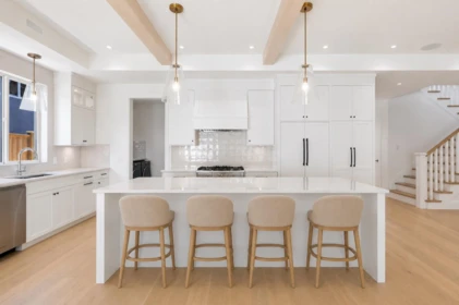 Kitchen Island Photo of 12641 15 Avenue, Surrey, BC