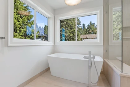 Laundry Room Photo of 12641 15 Avenue, Surrey, BC
