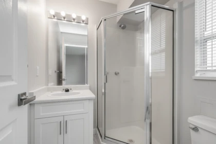 Entry Foyer Photo of 31 31255 Upper Maclure Drive, Abbotsford, BC