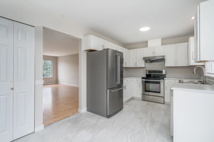 Kitchen Island Photo of 31 31255 Upper Maclure Drive, Abbotsford, BC