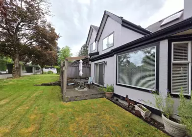 Entry Foyer Photo of 3 8567 164 Street, Surrey, BC