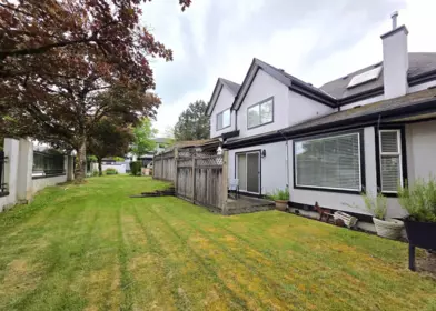 Mudroom Photo of 3 8567 164 Street, Surrey, BC