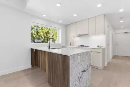 201 3590 W 39th Avenue, Vancouver, BC, Vancouver — Apartment/Condo for sale