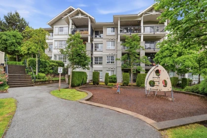 Entry Foyer Photo of 411 9233 Government Street, Burnaby, BC
