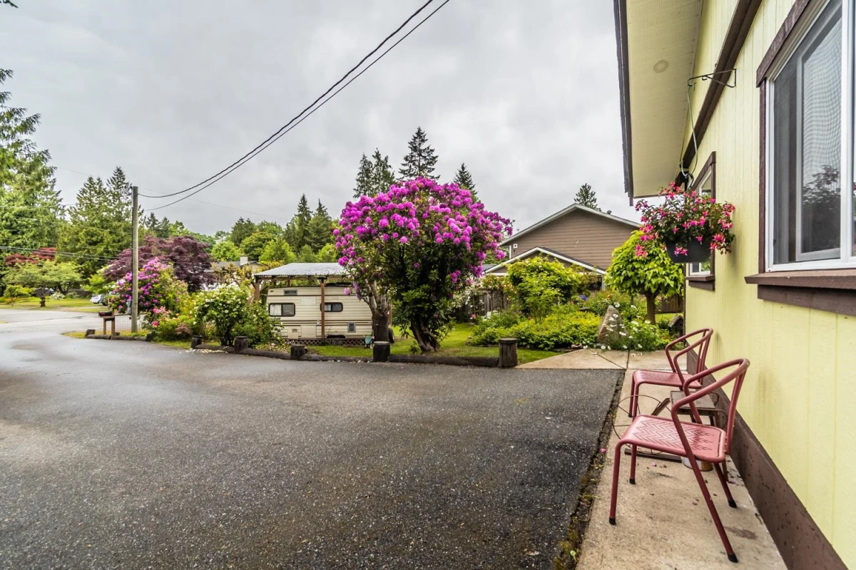 Living Room Photo of 19746 49 Avenue, Langley, BC