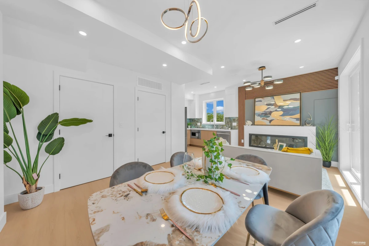 Family Room Photo of 2 2893 Eton Street, Vancouver, BC