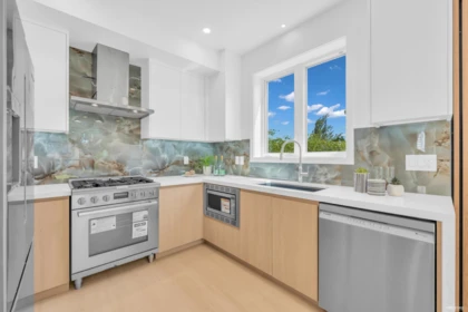 Kitchen Photo of 2 2893 Eton Street, Vancouver, BC