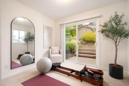 Outdoor Patio Photo of 4080 St. Pauls Avenue, North Vancouver, BC